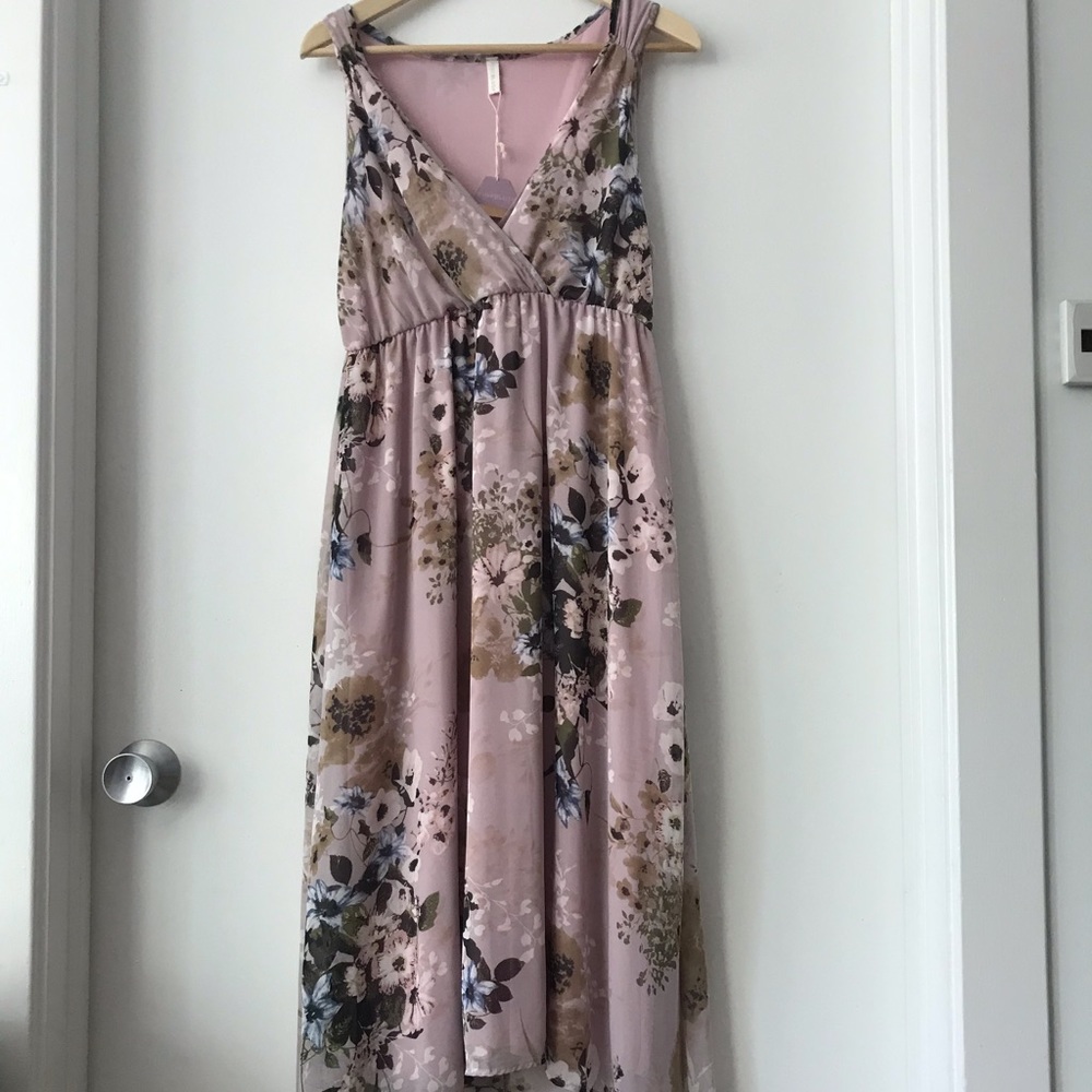 Beautiful summer maternity/breastfeeding dress